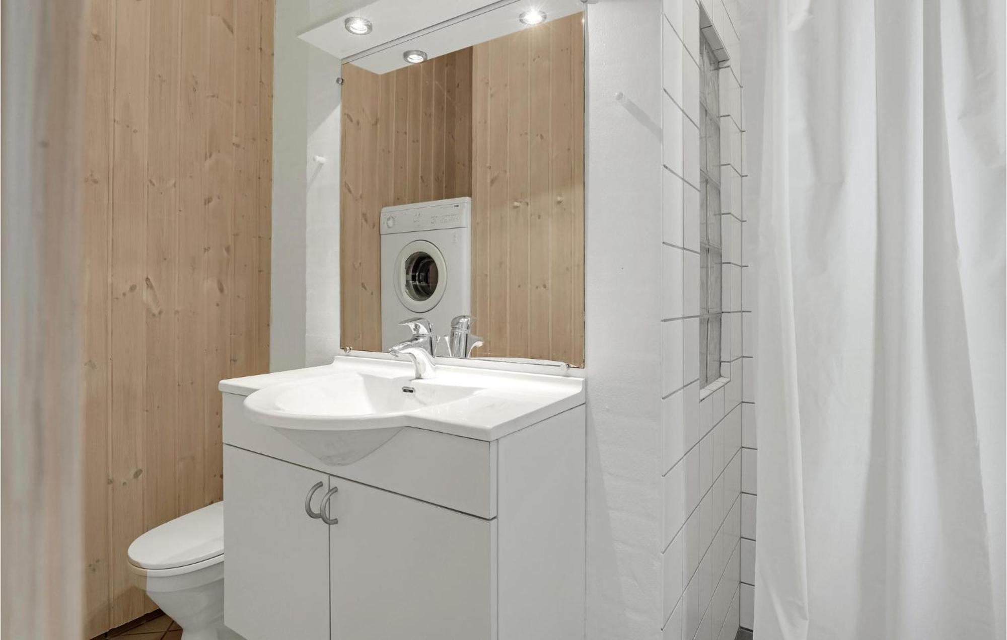 Awesome Home In Nexo With Sauna Snogebaek Exterior photo
