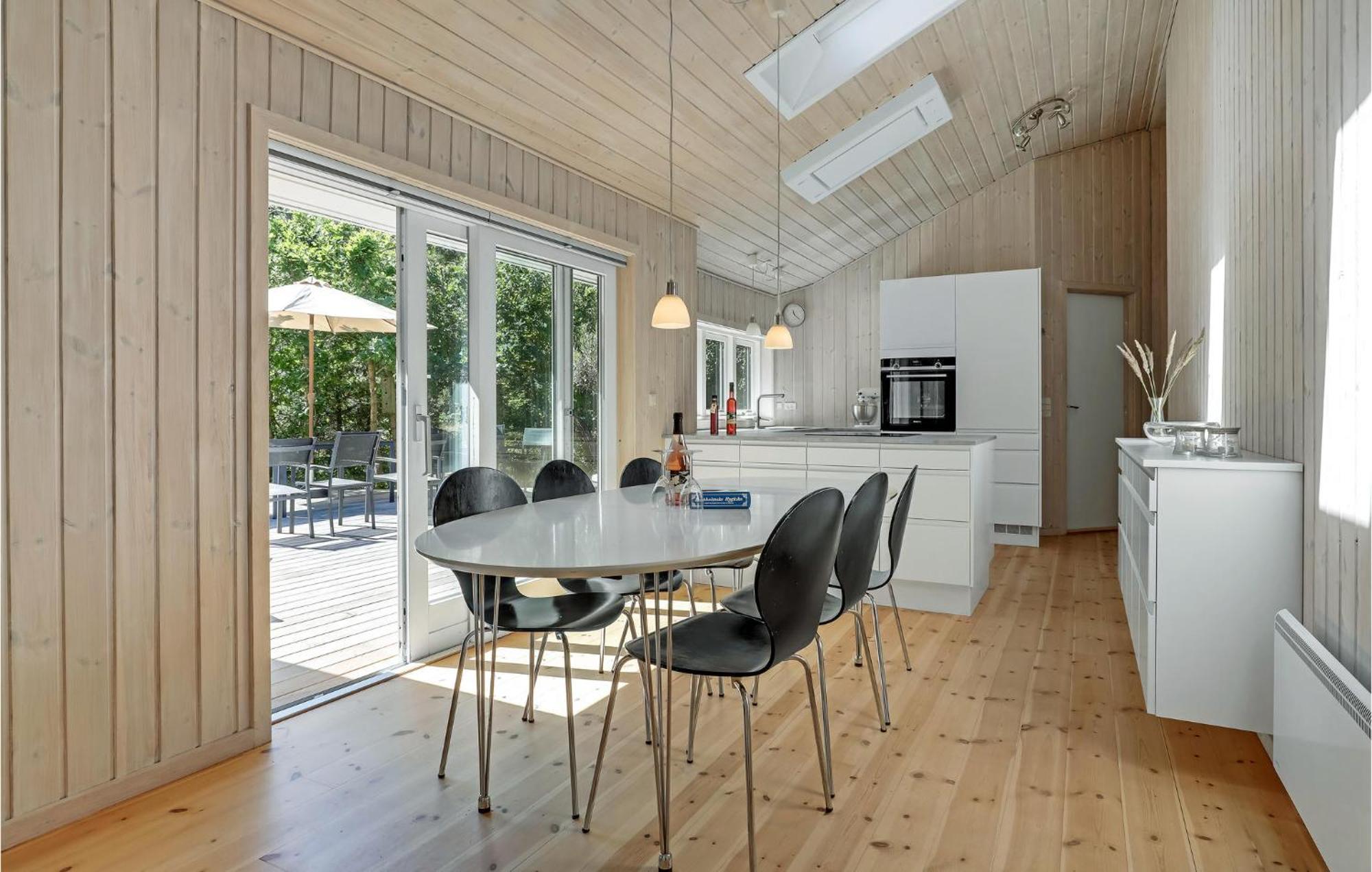 Awesome Home In Nexo With Sauna Snogebaek Exterior photo
